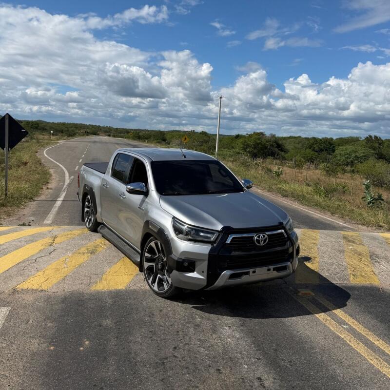 HILUX dos sonhos + Celta