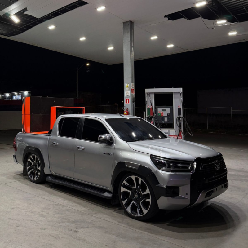 HILUX dos sonhos + Celta